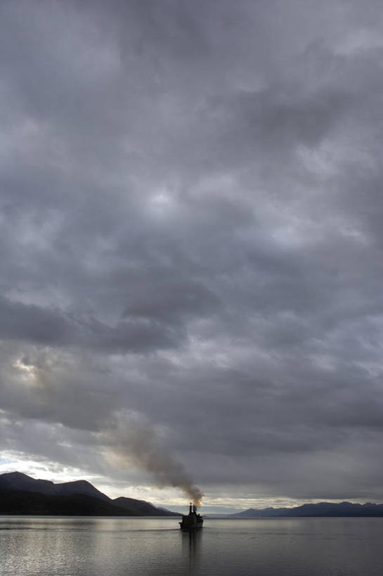 无人,竖图,探险,安全,海洋,船,西班牙,阿根廷,停靠,漂浮,桥,红色,绳子,南美,运输,摄影,拉丁美洲,停泊,客船,海军,大西洋群岛,火地群岛,彩图,旅行,海港,南冰洋