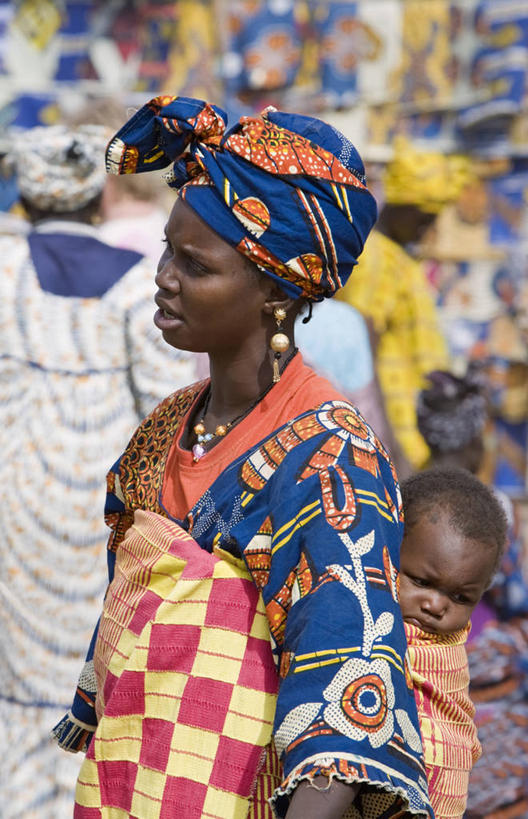 婴儿,儿童,成年人,竖图,彩色,项链,珠宝,非洲,马里,头巾,头饰,市场,衣服,发饰,社区,摄影,五颜六色,色彩斑斓,运送,五彩缤纷,五彩斑斓,耳饰,西非,五光十色,女人,彩图,传统文化,富拉尼族