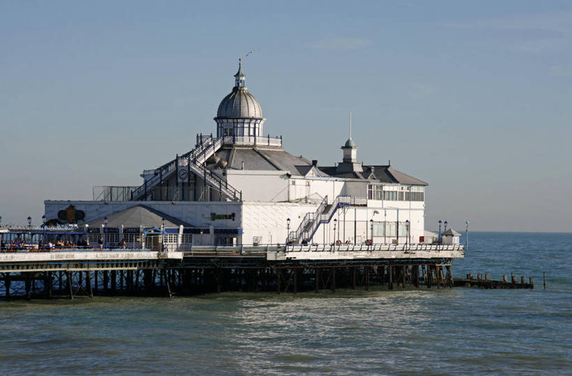 无人,码头,横图,室外,旅游,度假,海洋,水,建筑,英国,欧洲,木制,海岸线,英格兰,摄影,西欧,大不列颠,英国文化,大不列颠及北爱尔兰联合王国,大不列颠及爱尔兰联合王国,萨塞克斯,萨塞克斯郡,苏塞克斯,英吉利海峡,东萨塞克斯郡,伊斯特本,海滩,彩图,旅行,大不列颠王国,大英帝国,联合王国,日不落帝国,传统文化