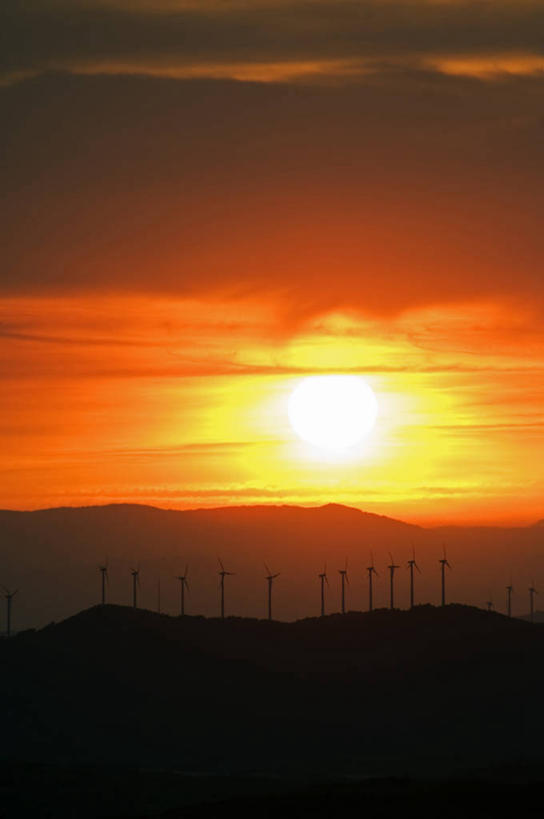 无人,农场,竖图,彩色,日落,风,西班牙,欧洲,风力,红色,橙色,摄影,五颜六色,色彩斑斓,五彩缤纷,替代能源,环境保护,涡轮,五彩斑斓,纳瓦拉,五光十色,风轮机,彩图