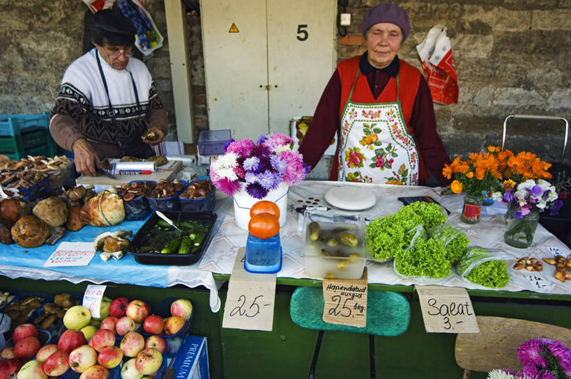 学生,酒吧,横图,友谊,生产线,爱沙尼亚,喝,酒类,首都,酒,饮料,社区,放松,摄影,塔林,式样,彩图