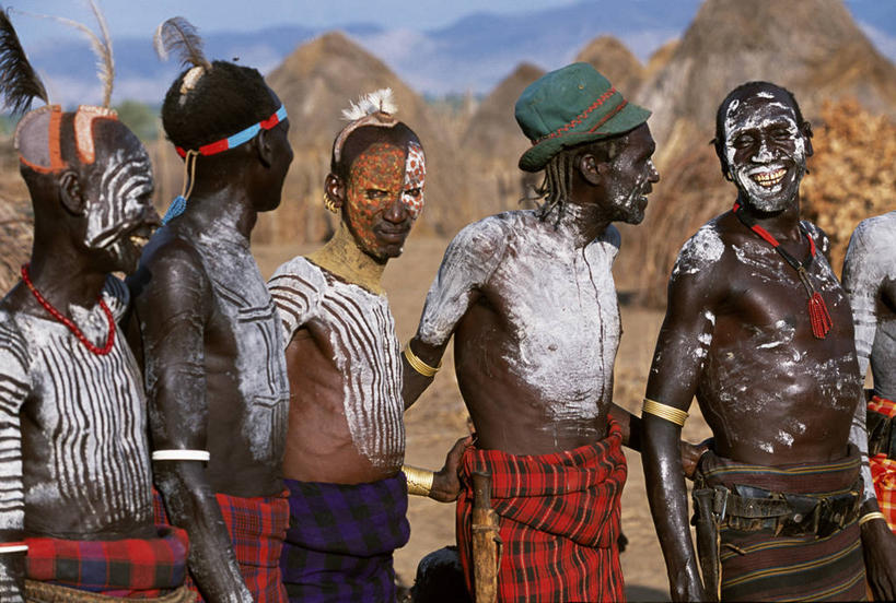 成年人,鼓掌,横图,室外,非洲,埃塞俄比亚,装饰,摄影,支撑,男人,发型,彩图,舞蹈,传统文化