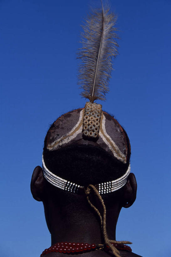 成年人,头,头发,一个人,竖图,室外,项链,埃塞俄比亚,仅一个男性,束发带,珠子,人体,摄影,粘土,男人,头部,发型,彩图