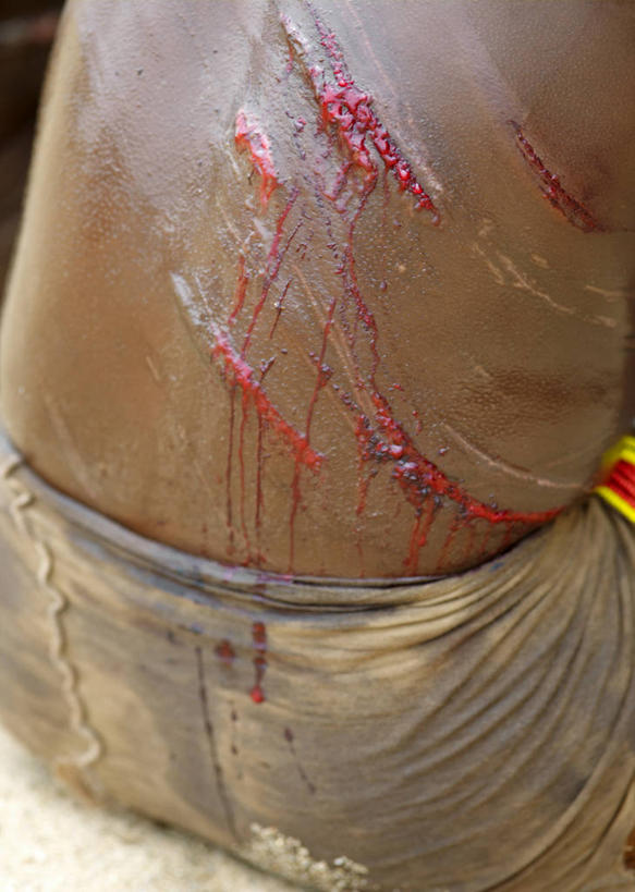 成年人,人群,横图,生产线,项链,非洲,埃塞俄比亚,庆祝,装饰,珠子,乐器,皮革,小号,音乐,人体,摄影,手镯,发辫,皮肤,肖像,典礼,非洲文化,紫贝,女人,非洲人,彩图,传统服装,传统文化