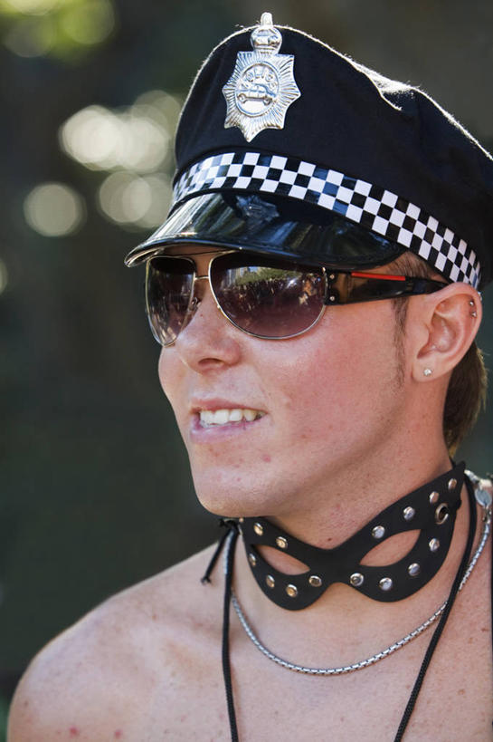 儿童,成年人,一个人,竖图,聚会,骄傲,城市,澳大利亚,狂欢节,庆祝,皮革,表演者,粉色,摄影,图标,事件,肖像,悉尼,同性恋,游行,新南威尔士,男孩,男人,彩图,传统服装,变性人