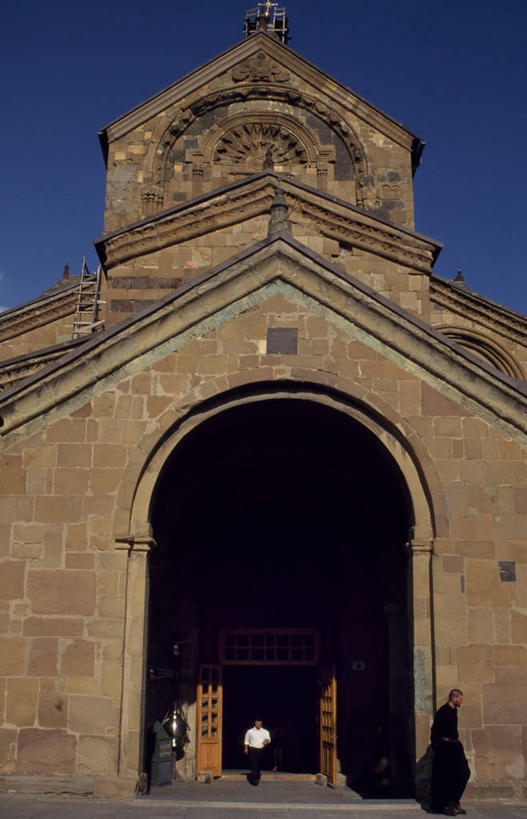 无人,教堂,横图,山,山脉,窗户,建筑,墙,塔,尖顶,摄影,宗教,高加索山脉,彩图,传统文化