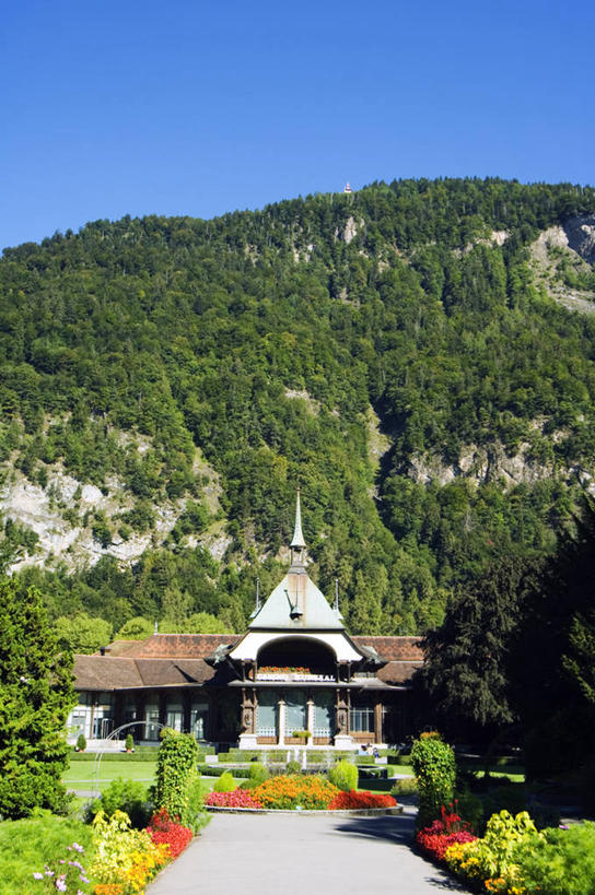 无人,横图,彩色,室外,白天,赌博,山,植物,建筑,日光,瑞士,欧洲,棍子,花,蓝色,天空,赌场,摄影,五颜六色,色彩斑斓,五彩缤纷,中欧,五彩斑斓,五光十色,因特拉肯,彩图,罢工,美人