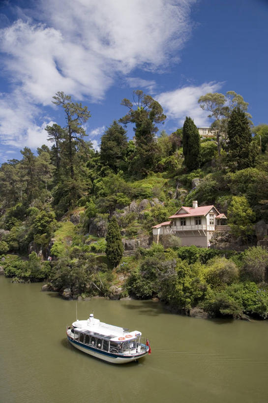 无人,竖图,室外,旅游,度假,河流,水,峡谷,船,澳大利亚,行人,游客,游人,地形,路人,旅客,运输,摄影,渡轮,客船,塔斯马尼亚,朗塞斯顿,过客,彩图,旅行