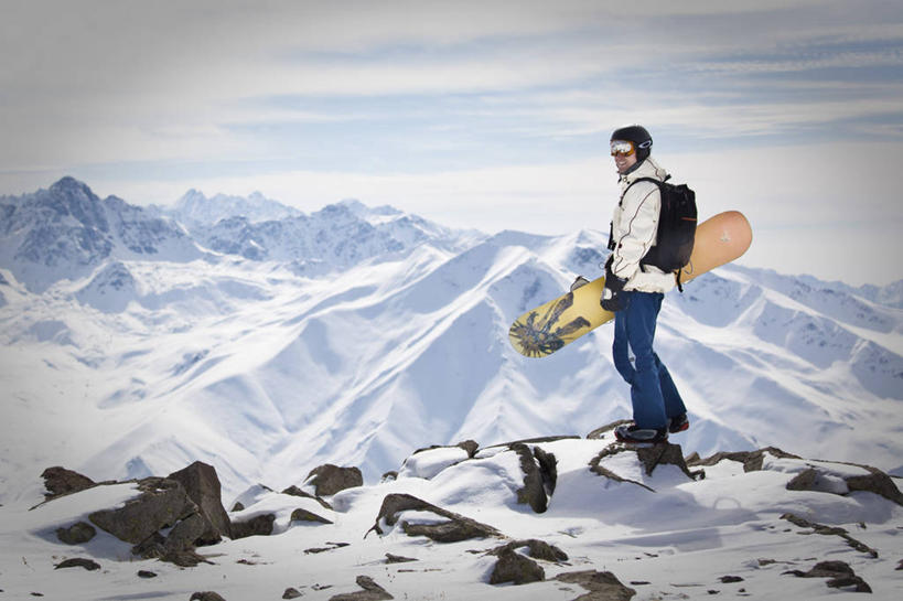 一个人,横图,室外,运动,雪,印度,亚洲,头饰,山顶,安全帽,摄影,活动,滑雪板,南亚,喜马拉雅山脉,印度共和国,克什米尔,滑雪运动,查谟.克什米尔,查谟.克什米尔邦,彩图,旅行,喀什米尔,克什米尔地区