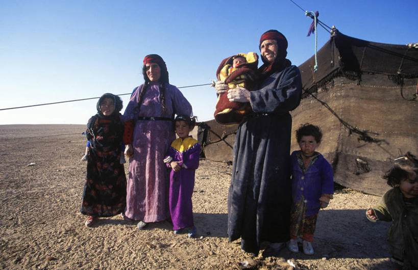 婴儿,儿童,家庭,父母,横图,叙利亚,乡村,衣服,社区,摄影,彩图,传统文化,贝多因人