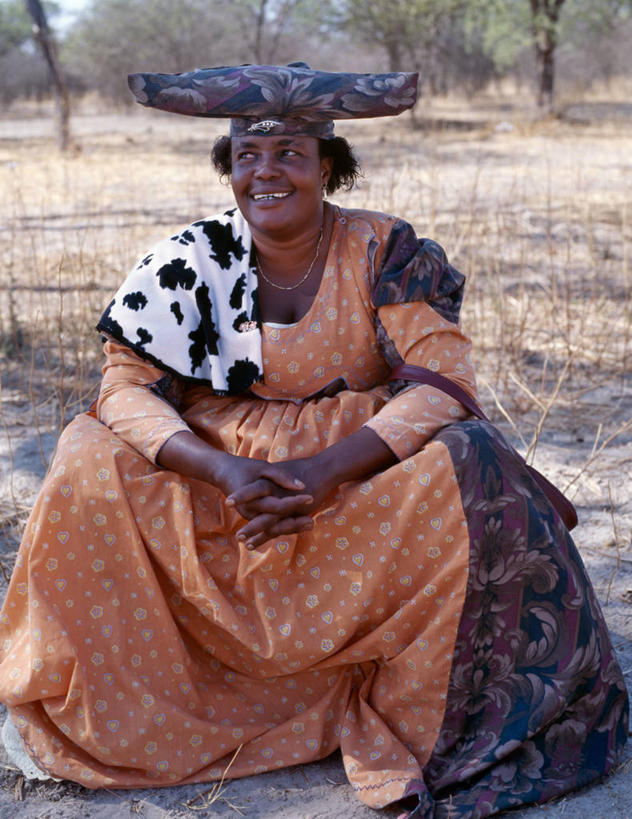 成年人,一个人,微笑,竖图,快乐,帽子,非洲,博茨瓦纳,仅一个女性,摄影,肖像,非洲文化,女人,非洲人,彩图,传统服装,传统文化,马翁,赫雷罗族