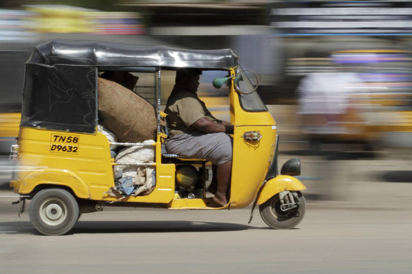 司机,横图,街道,出租车,汽车,印度,亚洲,黄包车,公共交通,交通,车,黄色,黑色,交通工具,运输,摄影,迅速,载具,驾车,紧迫,泰米尔纳德邦,马杜赖,彩图,旅行,机动三轮车