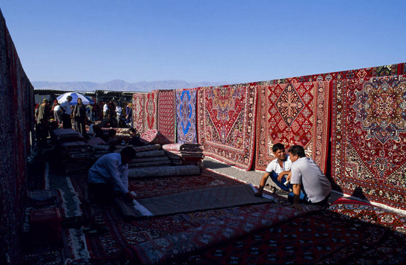 商店,横图,购物,地毯,纺织品,土库曼斯坦,亚洲,装饰,毛毯,毯子,席子,市场,货摊,纺织,垫子,温暖,摄影,华丽,修饰,点缀,中亚,销售,贩卖,丝绸之路,衬托,美观,雅致,雅观,商人,彩图,传统文化