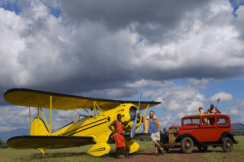 游泳,儿童,无人,横图,室外,旅游,度假,河流,非洲,肯尼亚,行人,游客,游人,救生圈,塑料,路人,旅客,塑料制品,游泳圈,摄影,充气,活动,救生,泅水,过客,冒险,男孩,彩图,旅行,内胎