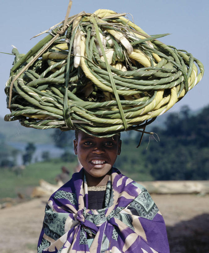 成年人,一个人,微笑,横图,购物,消费,非洲,乌干达,仅一个女性,集市,市场,金融,摄影,销售,肖像,贩卖,选购,贸易,女人,商人,彩图,酒椰