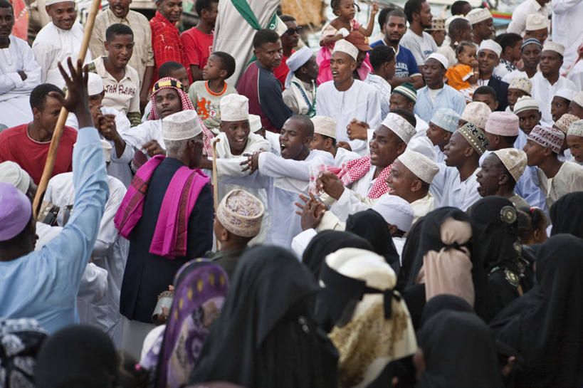 成年人,胡须,横图,生日,快乐,旗帜,非洲,肯尼亚,庆祝,长袍,白色,摄影,宗教,唱,伊斯兰教,游行,群众,灵性,阿伦岛,预言家,男人,胡子,络腮胡,彩图,旅行,欢乐,舞蹈