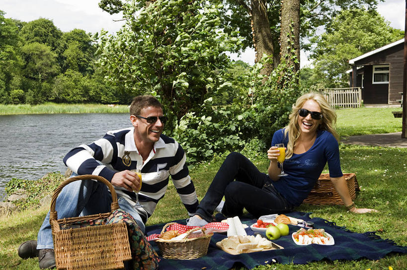 成年人,两个人,竖图,室外,度假,运动,酒店,英国,欧洲,北爱尔兰,浪漫,摄影,活动,蜜月,异性恋,男人,女人,休闲活动,彩图,钓鱼,旅行,弗马纳区,伴侣,厄恩湖