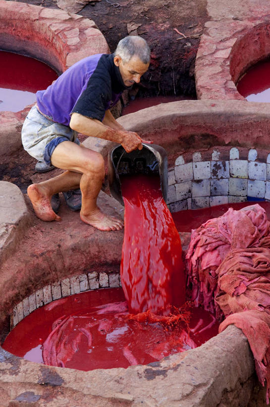 竖图,非洲,摩洛哥,工作,皮革,北,红色,职业,摄影,死亡,食品加工厂,染料,费兹,摩洛哥文化,彩图,旅行,传统文化