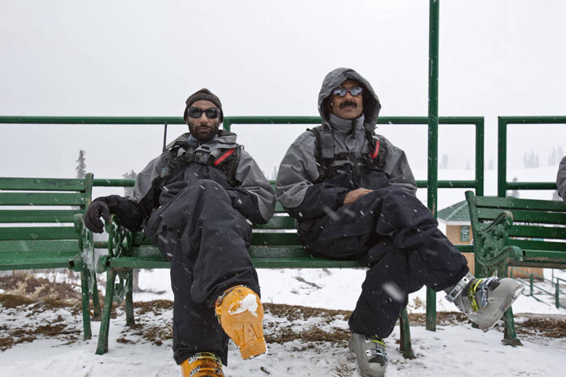 两个人,横图,运动,印度,亚洲,车,社区,交通工具,摄影,雪橇,载具,南亚,雪橇车,喜马拉雅山脉,印度共和国,滑雪靴,克什米尔,滑雪运动,查谟.克什米尔,查谟.克什米尔邦,彩图,旅行,喀什米尔,克什米尔地区