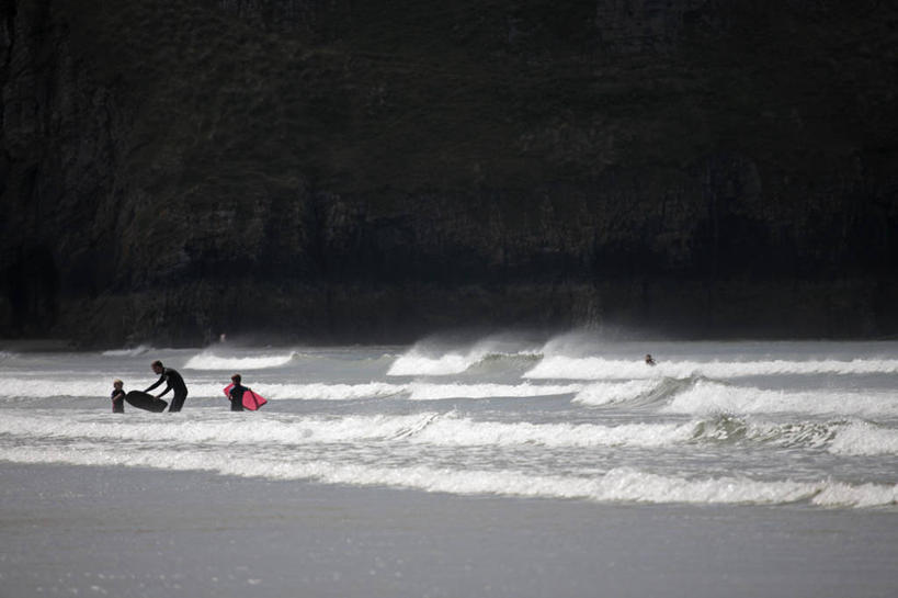 儿童,两个人,家庭,兄弟,姐妹,横图,室外,旅游,度假,纯洁,海洋,英国,欧洲,行人,游客,游人,铲子,沙子,桶,城堡,海岸线,海湾,路人,旅客,容器,做,可爱,童年,童趣,摄影,建造,储藏,挖掘,沙雕,储存,威尔士,童真,烂漫,无邪,英国文化,过客,高尔半岛,天真,男孩,男性,女孩,女性,海滩,休闲活动,彩图,旅行,手铲,贮存