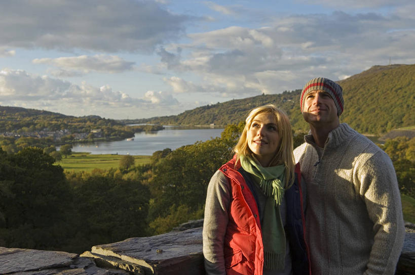 成年人,两个人,横图,旅游,度假,英国,行人,游客,游人,路人,旅客,摄影,要塞,威尔士,格温内思郡,异性恋,过客,男人,女人,彩图,伴侣,斯诺登峰,北威尔士