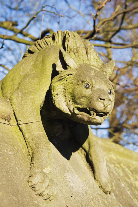 无人,竖图,室外,雕塑,英国,欧洲,城堡,首都,历史,动物,摄影,保护,西欧,大不列颠,威尔士,鬣狗,大不列颠及北爱尔兰联合王国,大不列颠及爱尔兰联合王国,首府,威尔士公国,加的夫,加的夫城堡,彩图,大不列颠王国,大英帝国,联合王国,日不落帝国