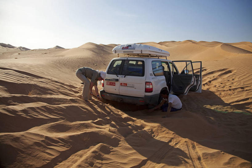 横图,室外,探险,沙漠,汽车,阿曼,沙子,沙丘,山地车,驾驶,摄影,挖掘,中东,驾车,干的,四驱车,波斯湾,卡住,丰田,沙岩,彩图,阿拉伯半岛