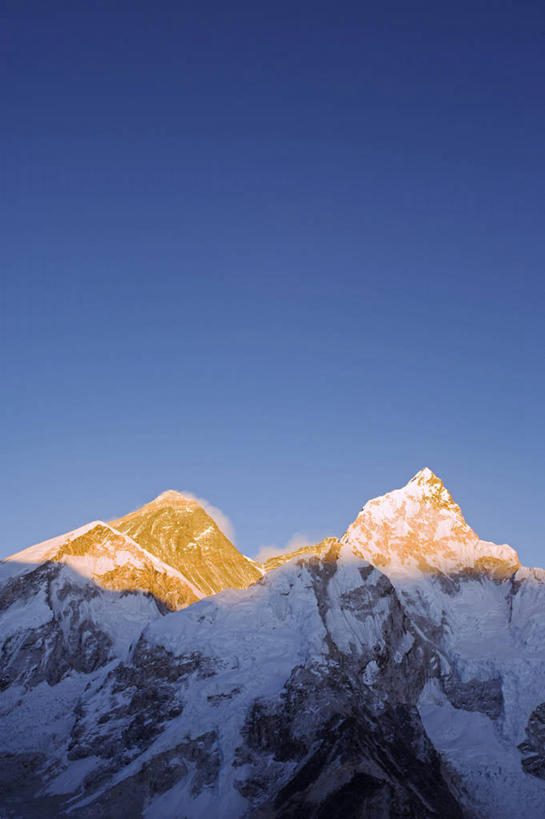 无人,竖图,室外,日落,山,山脉,雪,日光,尼泊尔,亚洲,阴影,地形,山顶,历史,蓝色,风景,天空,地标建筑,寒冷,摄影,环境,南亚,剪影,冰河,视角,喜马拉雅山脉,尼泊尔王国,珠穆朗玛峰,珠穆朗玛峰国家公园,专区,彩图,萨加玛塔专区,索卢坤布县,联合国教科文组织,坤布,努子峰,珠穆朗玛地区