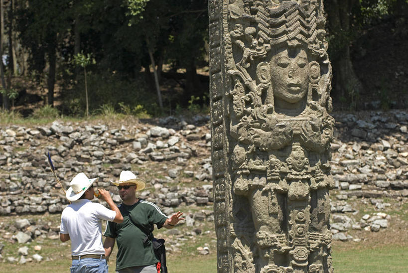 成年人,胡须,头发,一个人,竖图,彩色,室外,神秘,尼泊尔,亚洲,仅一个男性,长袍,珠子,首都,衣服,黄色,地标建筑,橙色,人体,瑜珈,摄影,宗教,五颜六色,宁静,色彩斑斓,作画,五彩缤纷,加德满都,朝圣节,印度教,五彩斑斓,灵性,五光十色,苦行僧,男人,胡子,络腮胡,彩图,传统文化,联合国教科文组织