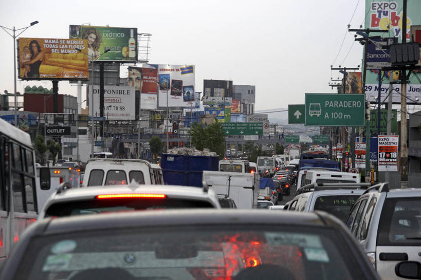 横图,路,汽车,墨西哥,列队,交通,首都,海报,布告栏,广告,排队,运输,摄影,拉丁美洲,忙碌,墨西哥城,彩图,交通堵塞,林荫大道