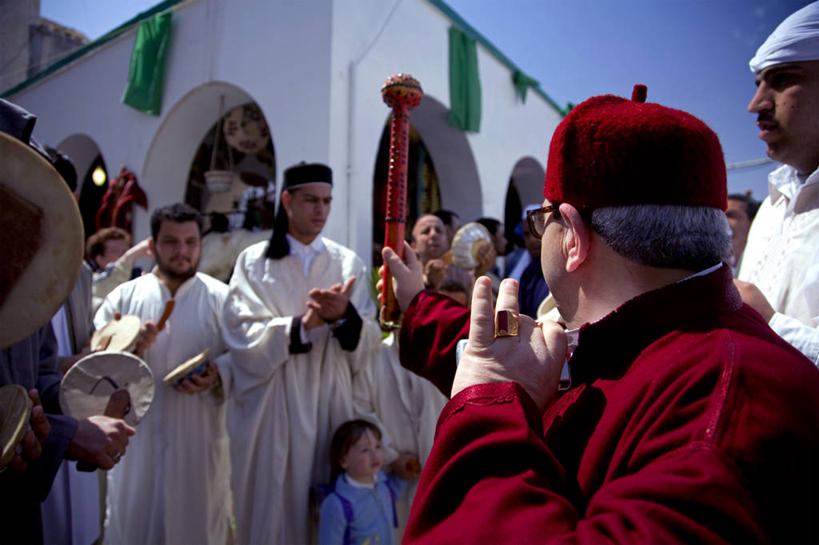 成年人,横图,城市,非洲,利比亚,庆祝,乐器,首都,音乐,衣服,祈祷,摄影,宗教,唱,伊斯兰教,地中海文化,典礼,北非,预言家,男人,彩图,传统服装,传统文化