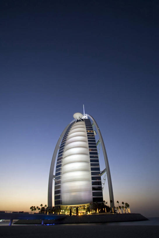 无人,竖图,室外,夜晚,度假,城市,建筑,酒店,黄昏,地标建筑,摄影,中东,华贵,阿拉伯联合酋长国,迪拜,波斯湾,阿拉伯,海滩,彩图,旅行,帆船酒店,广角拍摄