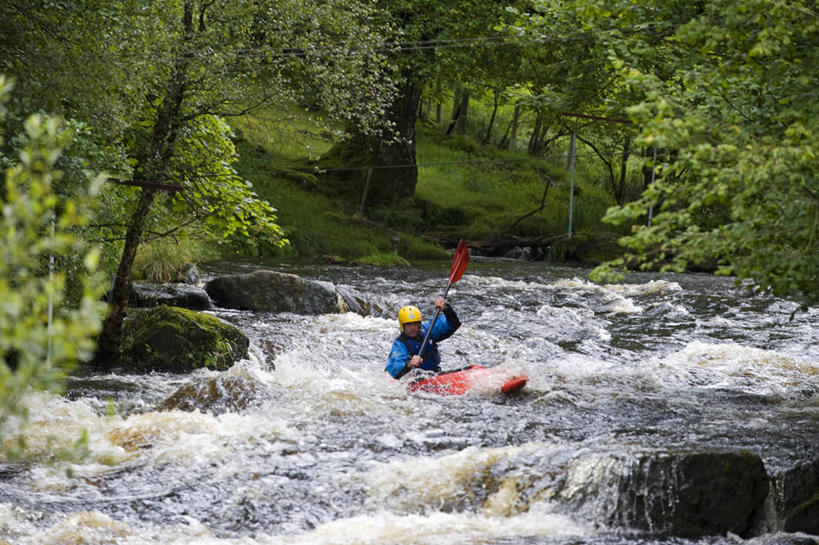 划船,划艇,皮划艇,一个人,横图,室外,旅游,兴奋,运动,河流,船,英国,木船,极限运动,刺激,交通工具,活力,摄影,活动,桨,舟,载具,独木舟,独木船,荡舟,格温内思郡,冒险,危险,休闲活动,彩图,旅行,皮船,巴拉,北威尔士