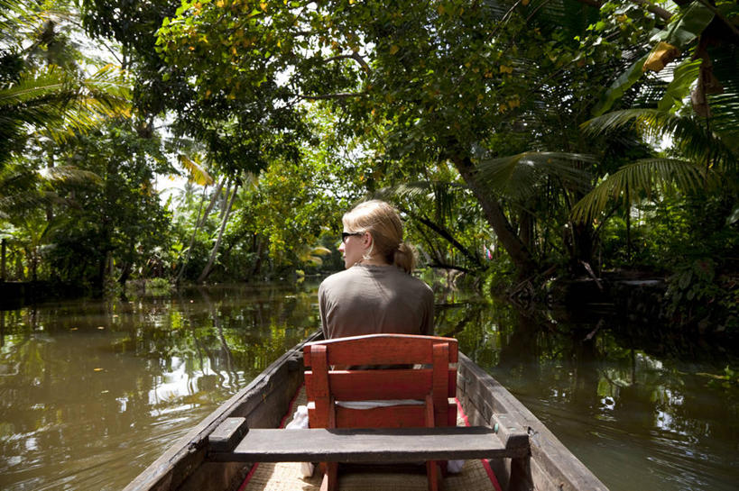 一个人,横图,旅游,船,印度,亚洲,行人,游客,游人,路人,旅客,摄影,活动,南亚,喀拉拉邦,印度共和国,过客,印度次大陆,喀拉拉,彩图