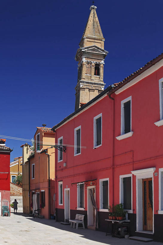 无人,家,竖图,白天,建筑,街道,意大利,欧洲,威尼斯,房屋,钟楼,塔,欧盟,粉色,红色,蓝色,地标建筑,摄影,比萨斜塔,地中海文化,作画,意大利文化,威尼托大区,彩图,旅行