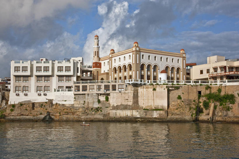 划船,无人,横图,室外,海洋,建筑,船,非洲,肯尼亚,河岸,摄影,独木舟,清真寺,蒙巴萨岛,海滩,彩图,旅行,海港,挡土墙