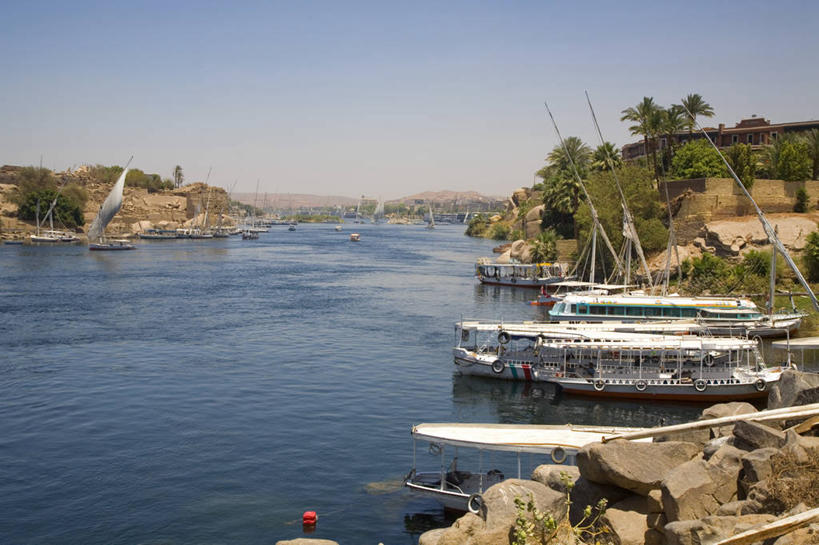 无人,竖图,建筑,非洲,埃及,柱子,地标建筑,摄影,考古学,中东,象形文字,卡尔纳克神殿,埃及文化,沙岩,彩图,旅行,联合国教科文组织,埃及卢克索