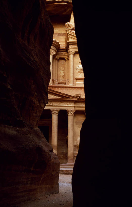 无人,竖图,旅游,建筑,约旦,亚洲,行人,游客,游人,柱子,路人,旅客,废墟,摄影,财政部,考古学,中东,过客,彩图,旅行