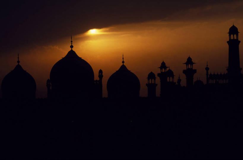 无人,横图,室外,夜晚,日落,天际线,巴基斯坦,亚洲,屋顶,穹顶,黄昏,摄影,伊斯兰教,中东,圆顶建筑,宗教建筑,清真寺,南亚,剪影,首府,巴基斯坦伊斯兰共和国,印度次大陆,花园城市,拉合尔,彩图,巴德夏希清真寺,皇家清真寺,旁遮普省