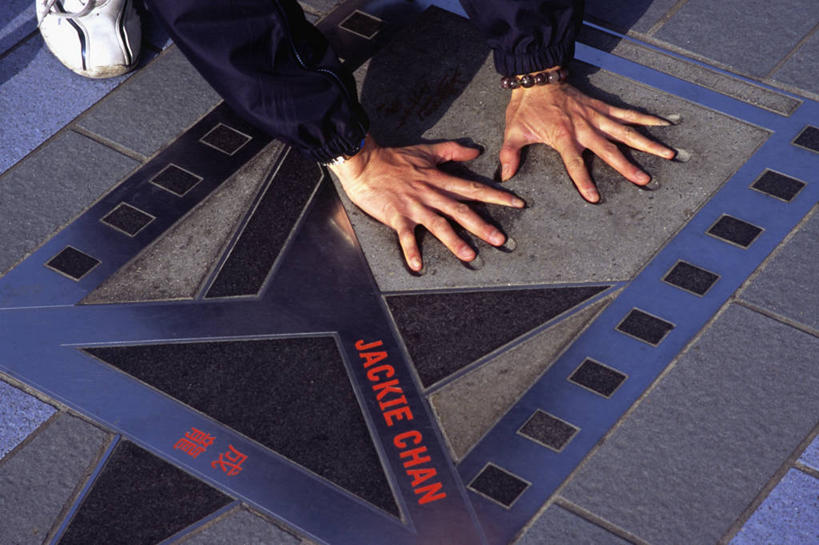 一个人,导演,码头,横图,道路,港口,路,雕塑,香港,亚洲,雕像,小路,交通,星形,工业,摄影,纪念,留念,图标,剪影,怀念,九龙,尖沙咀,贡献,好莱坞星光大道,彩图,旅行,摆渡口,埠头,渡口,渡头,港湾,海港,货运码头,口岸,商港,电影摄影师,电视摄像机,林荫大道