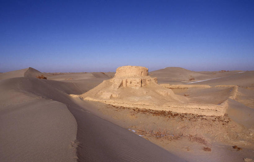 无人,横图,建筑,亚洲,地形,门口,佛塔,地标建筑,摄影,佛教,中亚,中国文化,丝绸之路,塔克拉玛干沙漠,新疆维吾尔自治区,彩图