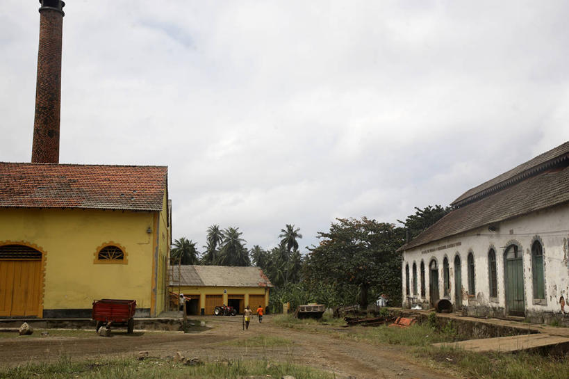 无人,工厂,横图,烟囱,非洲,乡村,可可,社区,工业,摄影,食品加工厂,阿非利加洲,破败,圣普,普林西比,彩图