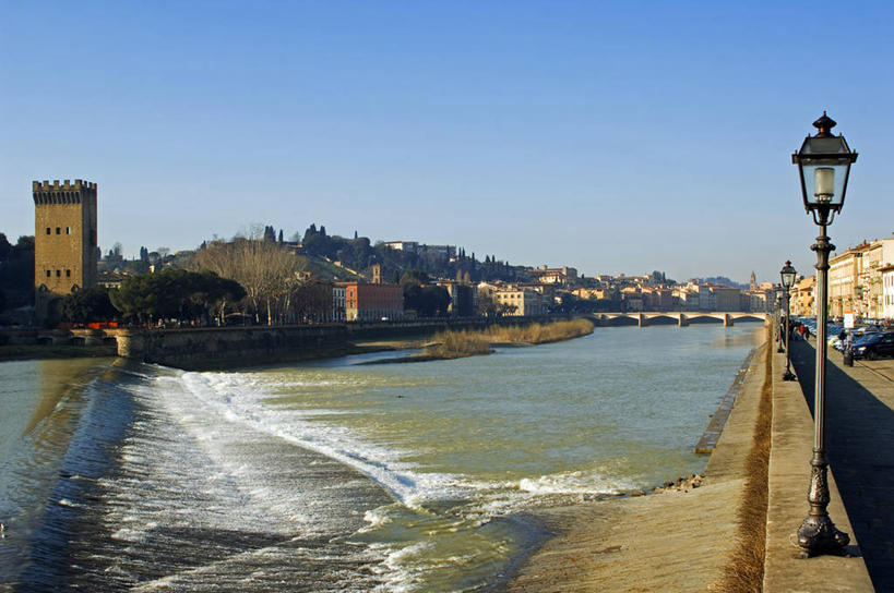 无人,教堂,横图,室外,度假,河流,美景,水,城市风光,城市,路灯,意大利,欧洲,河岸,景观,桥,娱乐,享受,休闲,景色,放松,摄影,托斯卡纳区,亚诺河,彩图