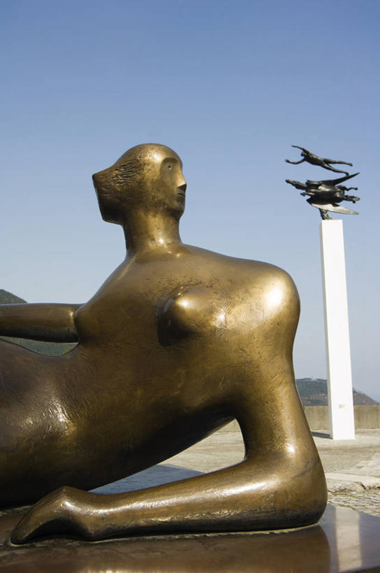 东方人,无人,竖图,室外,旅游,雕塑,日本,亚洲,行人,游客,游人,日本文化,艺术,雕像,艺术品,神奈川县,现代,路人,旅客,摄影,手艺,东亚,青铜,山梨县,美术工艺,过客,彩图,旅行,亨利摩尔,郊野公园