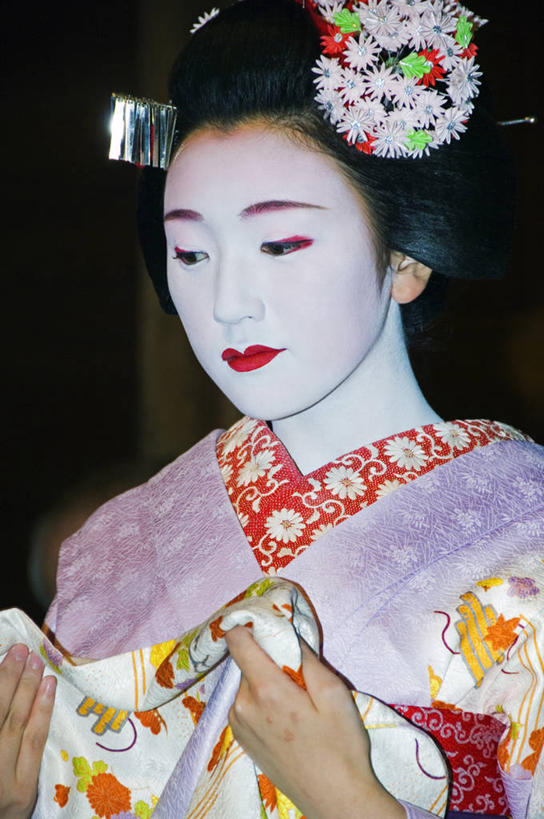 儿童,成年人,一个人,竖图,彩色,日本,亚洲,表演,和服,日本文化,表演者,扮演,衣服,摄影,京都府,五颜六色,复杂,色彩斑斓,演出,手艺,五彩缤纷,艺妓,东亚,本州,本州岛,日本国,近畿地方,近畿,五彩斑斓,京都市,五光十色,女孩,女人,彩图,传统文化,美人,舞妓