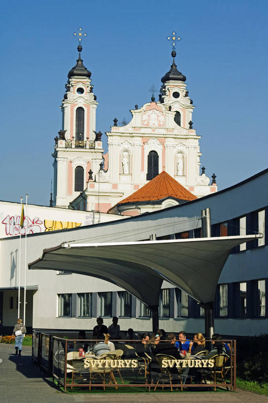 教堂,竖图,吃饭,城市,建筑,欧洲,城镇,塔,尖顶,首都,历史,地标建筑,摄影,宗教,立陶宛共和国,维尔纽斯,彩图,餐馆,咖啡馆,波罗的海三国,联合国教科文组织