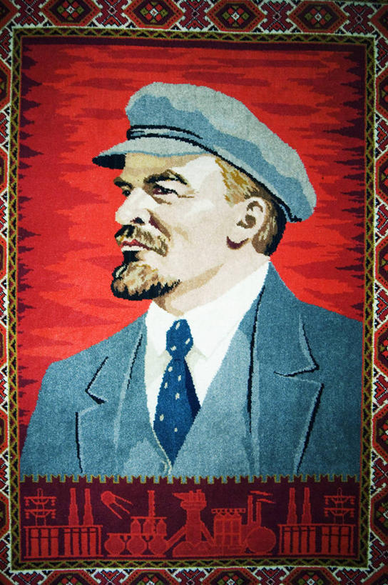 无人,博物馆,游乐园,竖图,地毯,欧洲,俄罗斯,军事,标志,文字,围墙,唱片,图像,历史,标识,战争,摄影,纪念,留念,展览,创造力,第二次世界大战,出示,怀念,收集,军队,共产主义,立陶宛共和国,斯大林,彩图,波罗的海三国