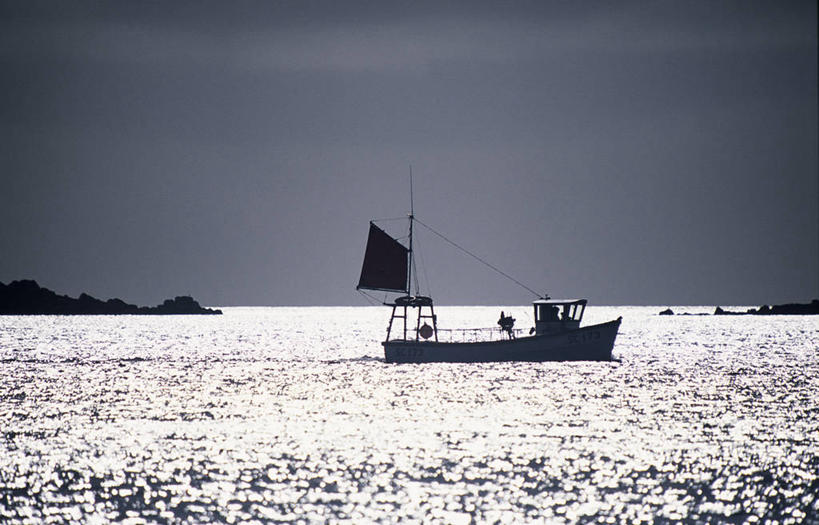 无人,渔夫,横图,室外,海洋,英国,反射,岛,渔船,英格兰,摄影,海滩,彩图,钓鱼,传统文化