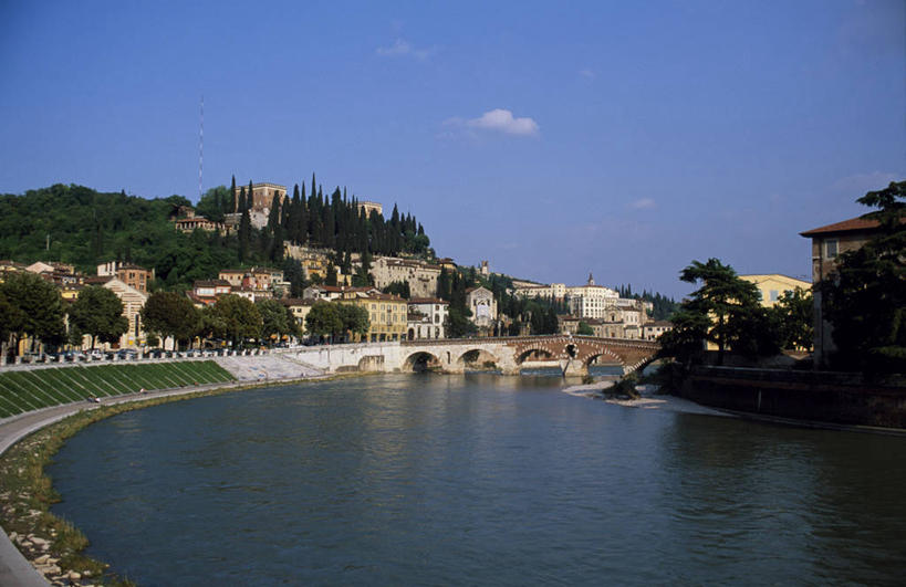 无人,横图,室外,河流,山,城市,意大利,欧洲,地形,拱门,桥,摄影,威尼托大区,彩图,阿迪杰河,横越