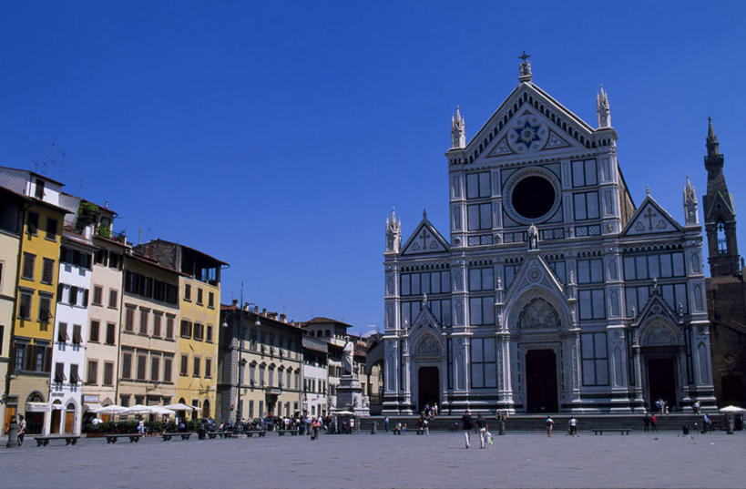 广场,教堂,横图,旅游,意大利,欧洲,行人,游客,游人,城镇,路人,旅客,摄影,宗教,宗教建筑,托斯卡纳区,圣十字教堂,过客,步行,彩图